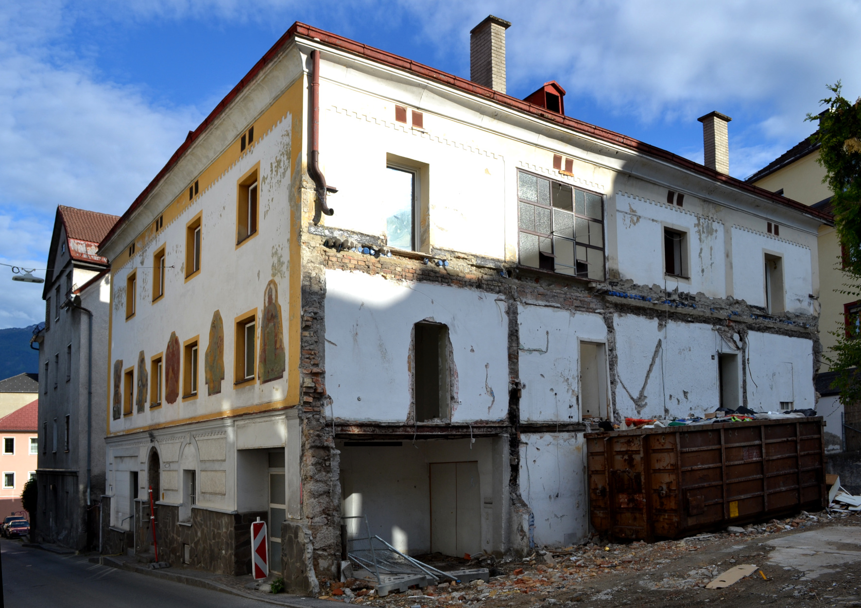 Das teilweise abgerissene Haus