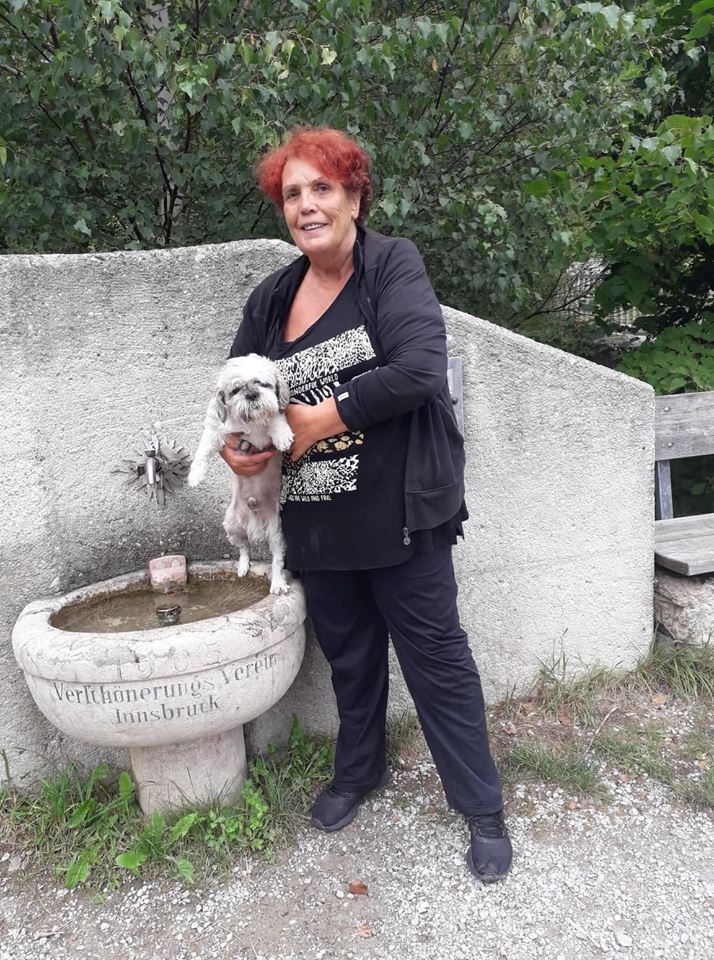 Gerda mit ihrem Hund Lucky